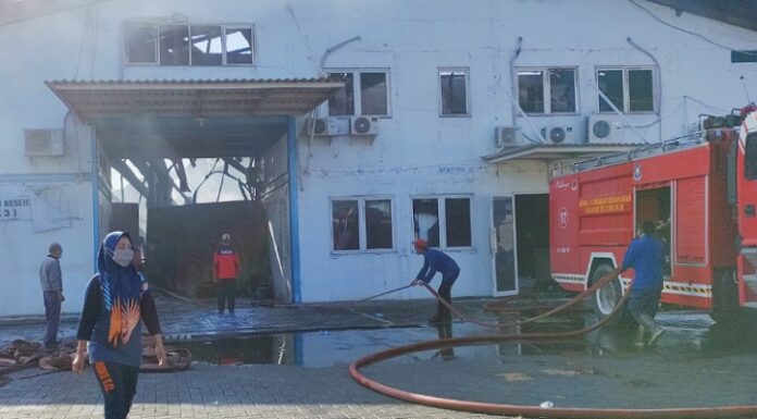 Lokasi Pabrik Cat Dan Tiner Setelah Terbakar (foto Rizal)