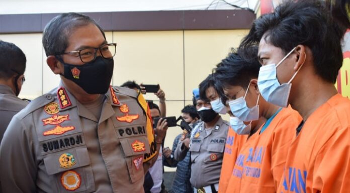 Kapolresta Sidoarjo Kombespol Sumardji, Ketika Interogasi Pelaku Pengeroyokan