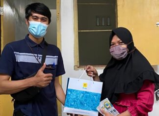 Apresiasi Diberikan PLN UP3 Surabaya Selatan Kepada Pengguna Pertama Aplikasi PLN Mobile