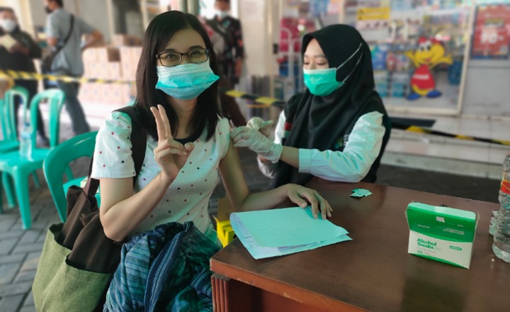 Kader Partai Golkar Sidoarjo Divaksin, Mulai Tingkat Desa Sampai Daerah