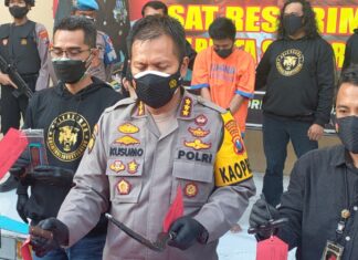 Kapolresta Sidoarjo Kombespol Kusumo Wahyu Bintoro, Ketika Menunjukkan BB Pelaku RN