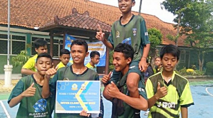 Siswa Kelas 7D SMPN 1 Wonoayu, Sabet Juara 1 Inter Class Game 2022