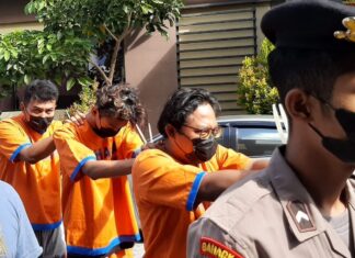 Nyambi Jualan Sabu, Perangkat Desa di Balongbendo Diringkus Polisi