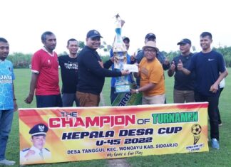 PSB FC Juara 1 Turnamen Sepakbola U-45 Kades Cup di Tanggul Wonoayu Usai Libas Loedrok FC