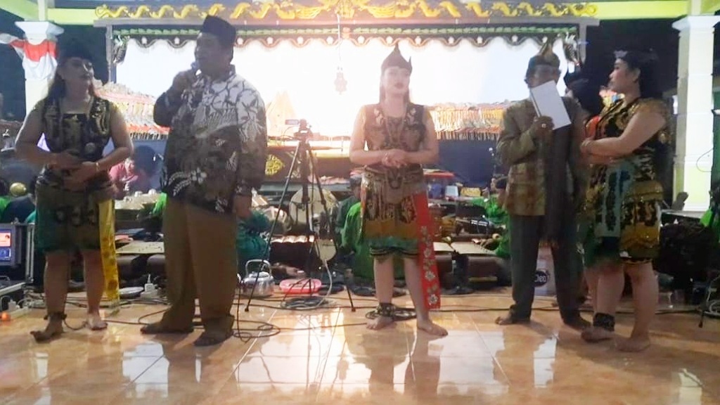 Gelar Seni Wayang Kulit di HUT RI Ke 77, Pemdes Simpang Perkenalkan Warisan Leluhur