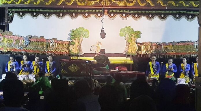 Gelar Seni Wayang Kulit di HUT RI Ke 77, Pemdes Simpang Perkenalkan Warisan Leluhur Gelar Seni Wayang Kulit di HUT RI Ke 77, Pemdes Simpang Perkenalkan Warisan Leluhur